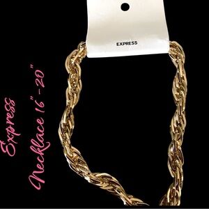 NWT~EXPRESS Goldtone large link layered necklace w bear claw closure non tarnish